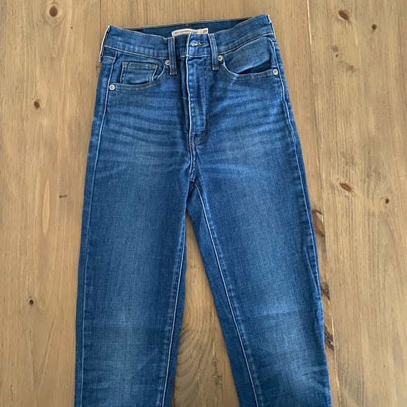 Levi’s - High Rise Skinny Jeans - Picture 3 of 3